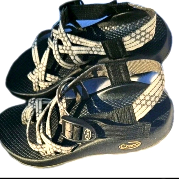 Chaco Yampa Grey & White Strappy Flat Thong Sandals Size 5 Excellent Cond - Picture 2 of 6